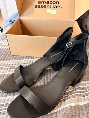 NWT Amazon Essentials Women’s Size 13w Black Ankle-Strap Block Heel Sandals